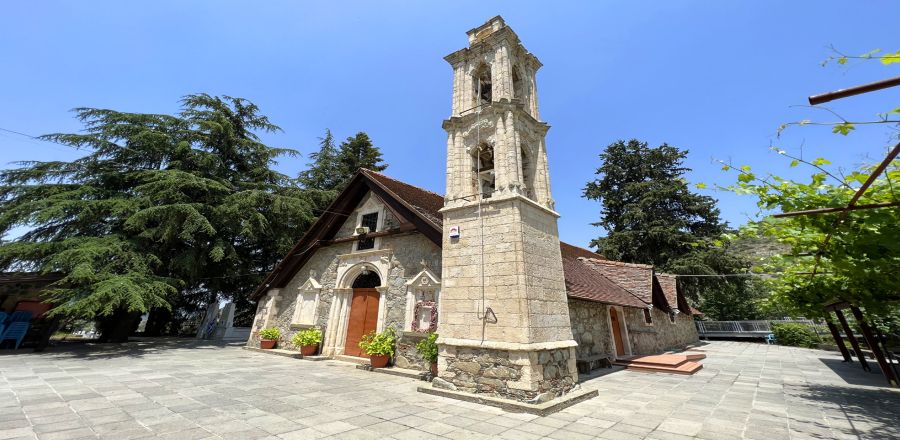 Εκκλησία του Αγίου Γεωργίου στο χωριό Άλωνα Κύπρου